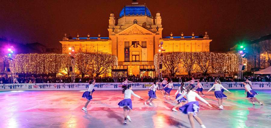 Zagreb Art Pavilion ice skaters