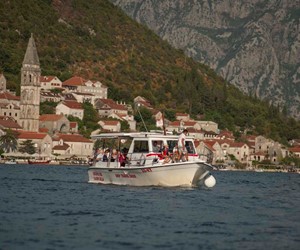 Boat ride to Lady of the Rocks Islet