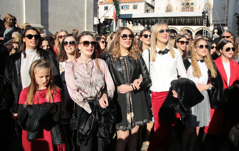 Carol singers in Dubrovnik on Christmas Eve - Photo by Vedran Jerinic for www.dubrovniknet.hr