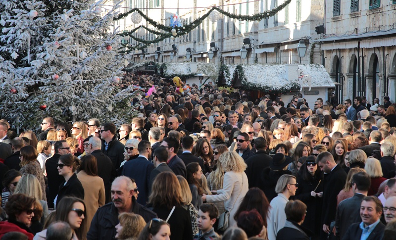 Christmas Eve in Dubrovnik's Old Town - Photo by Vedran Jerinic for www.dubrovniknet.hr