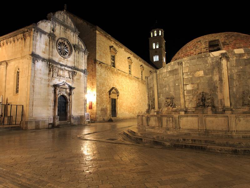 Onofrio's fountain and Franciscan church