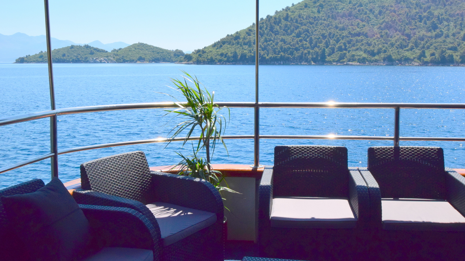 M/S Equator lounge area