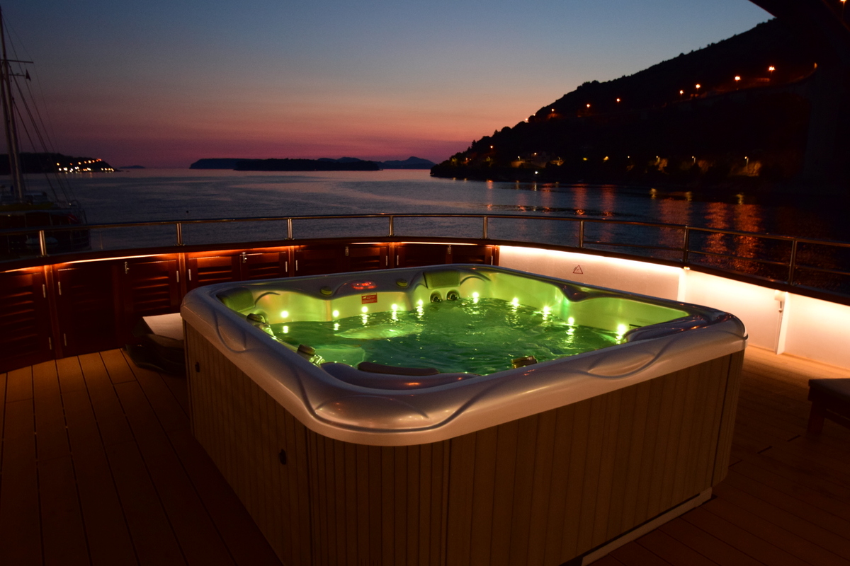 M/S Equator sun deck at night