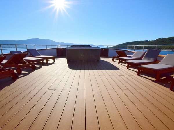 M/S Equator sun deck and jacuzzi